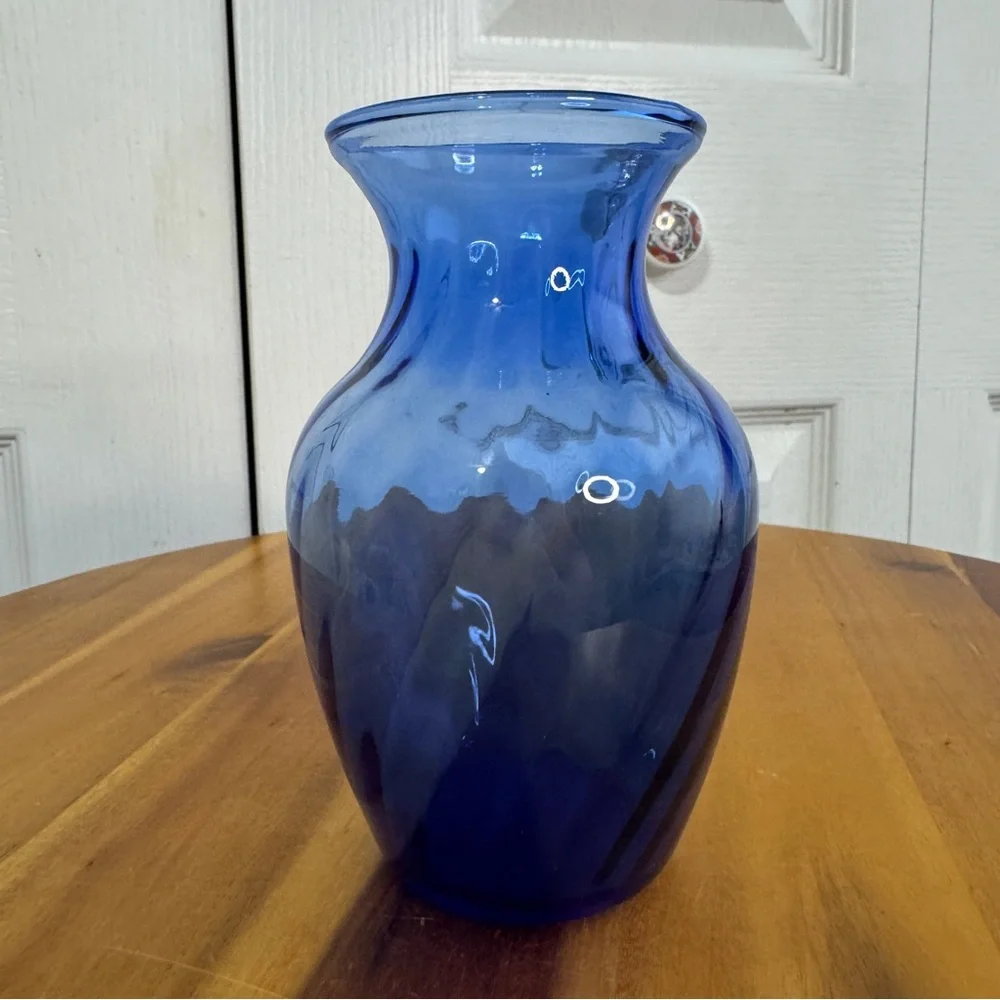Indiana Glass cobalt‎ blue illusions optic swirl vase